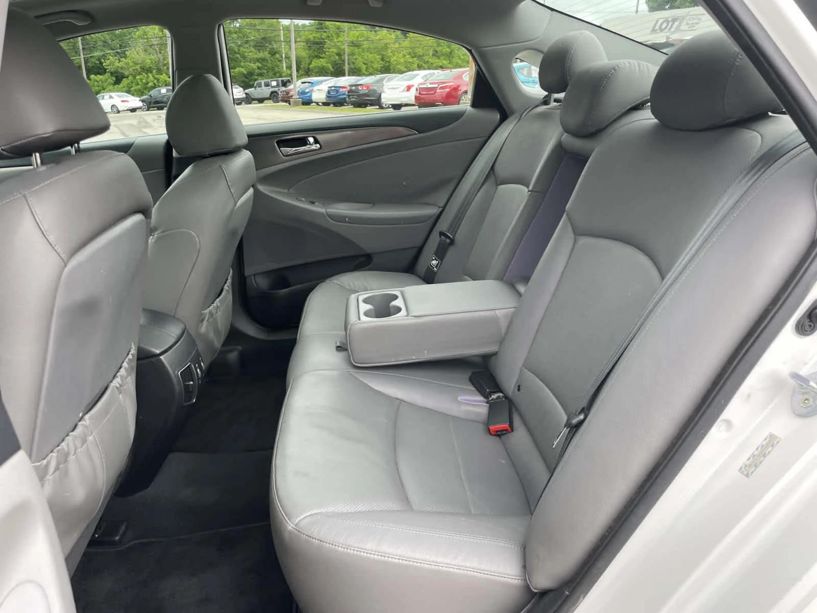 Used 2011 Porcelain White Pearl Hyundai Hybrid image 19