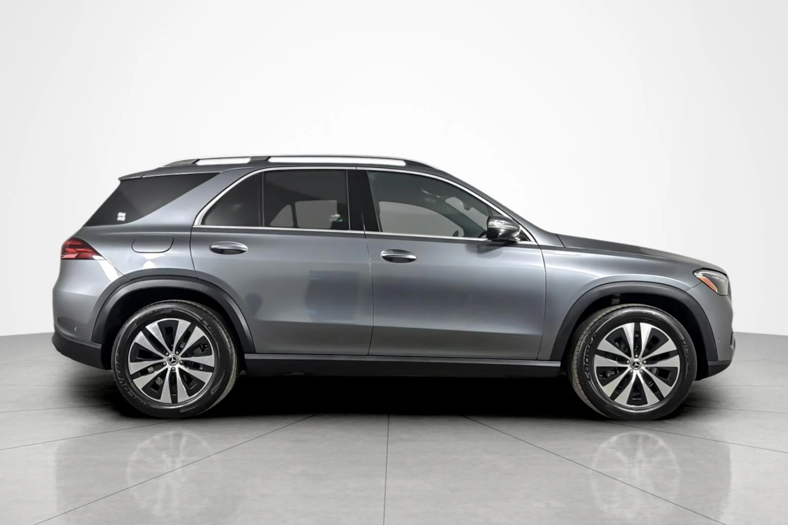 Used 2024 GRAY Mercedes-Benz GLE 350 4MATIC® SUV image 6