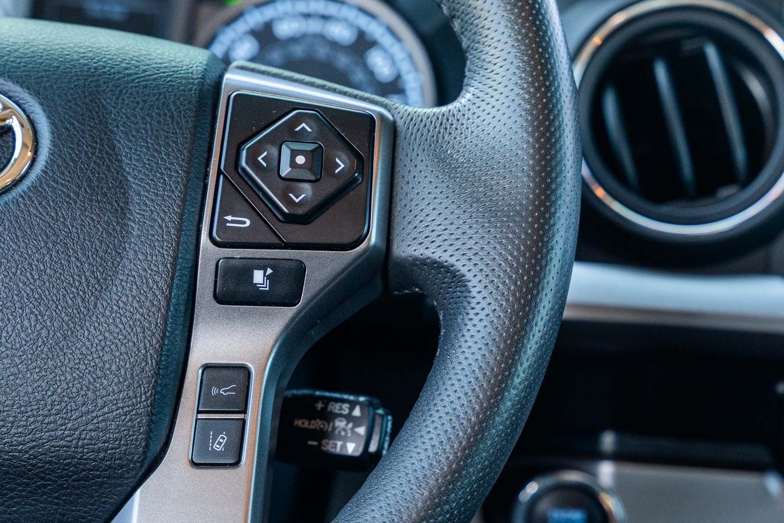 2023 Toyota Tacoma SR5 - Photo 32