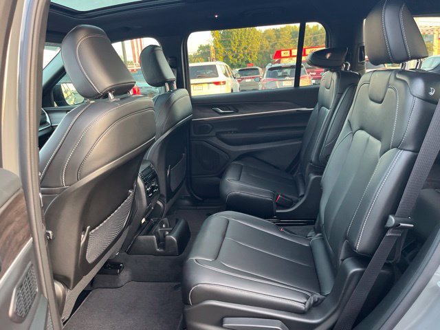 Used 2027 Gray Jeep Limited image 13
