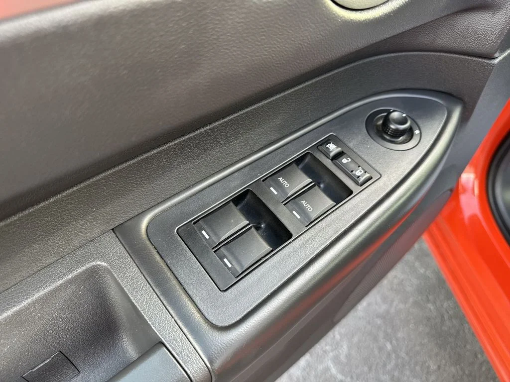 Used 2008 Orange Dodge R/T image 13