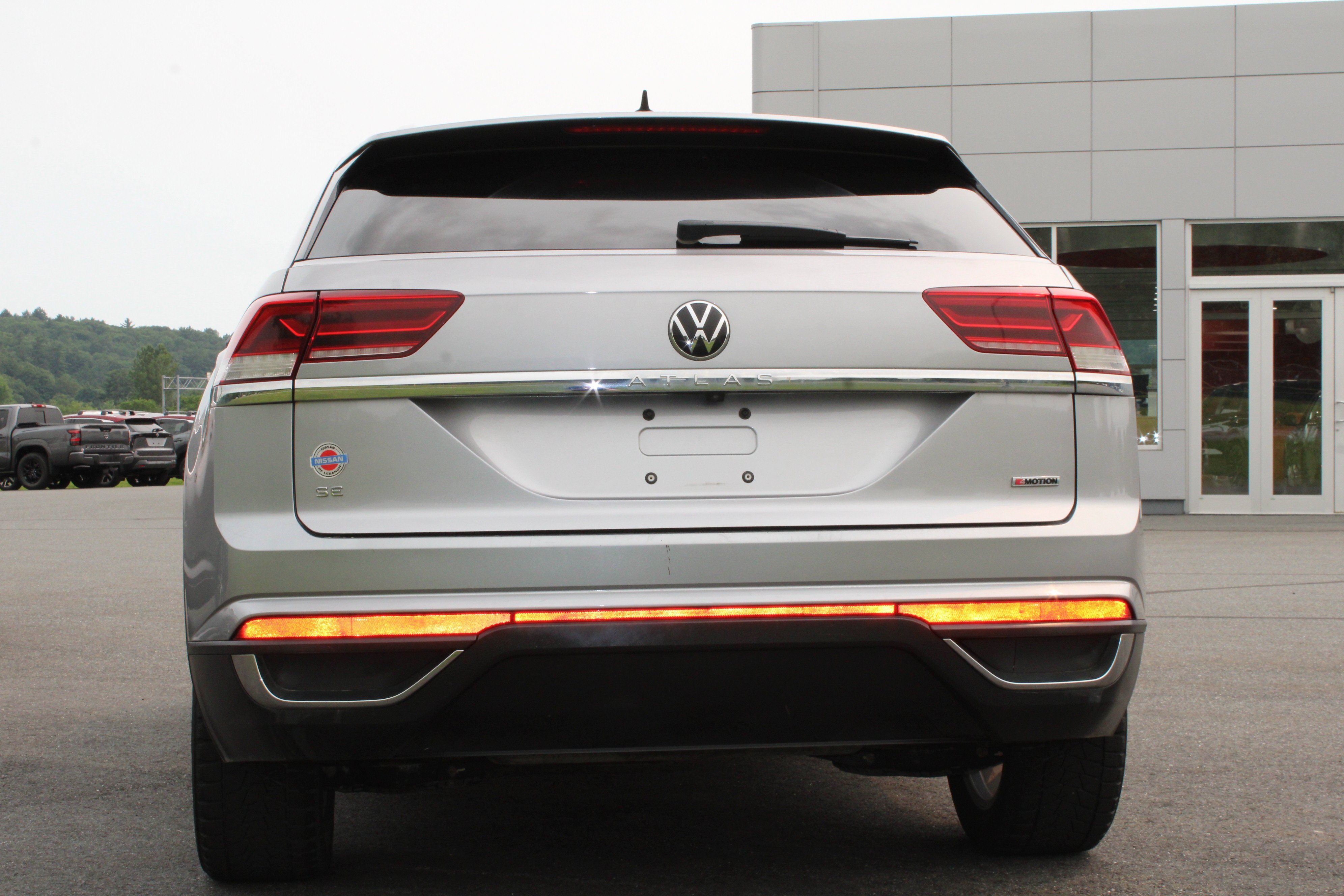 Used 2020 Silver Volkswagen 2.0T SE image 4