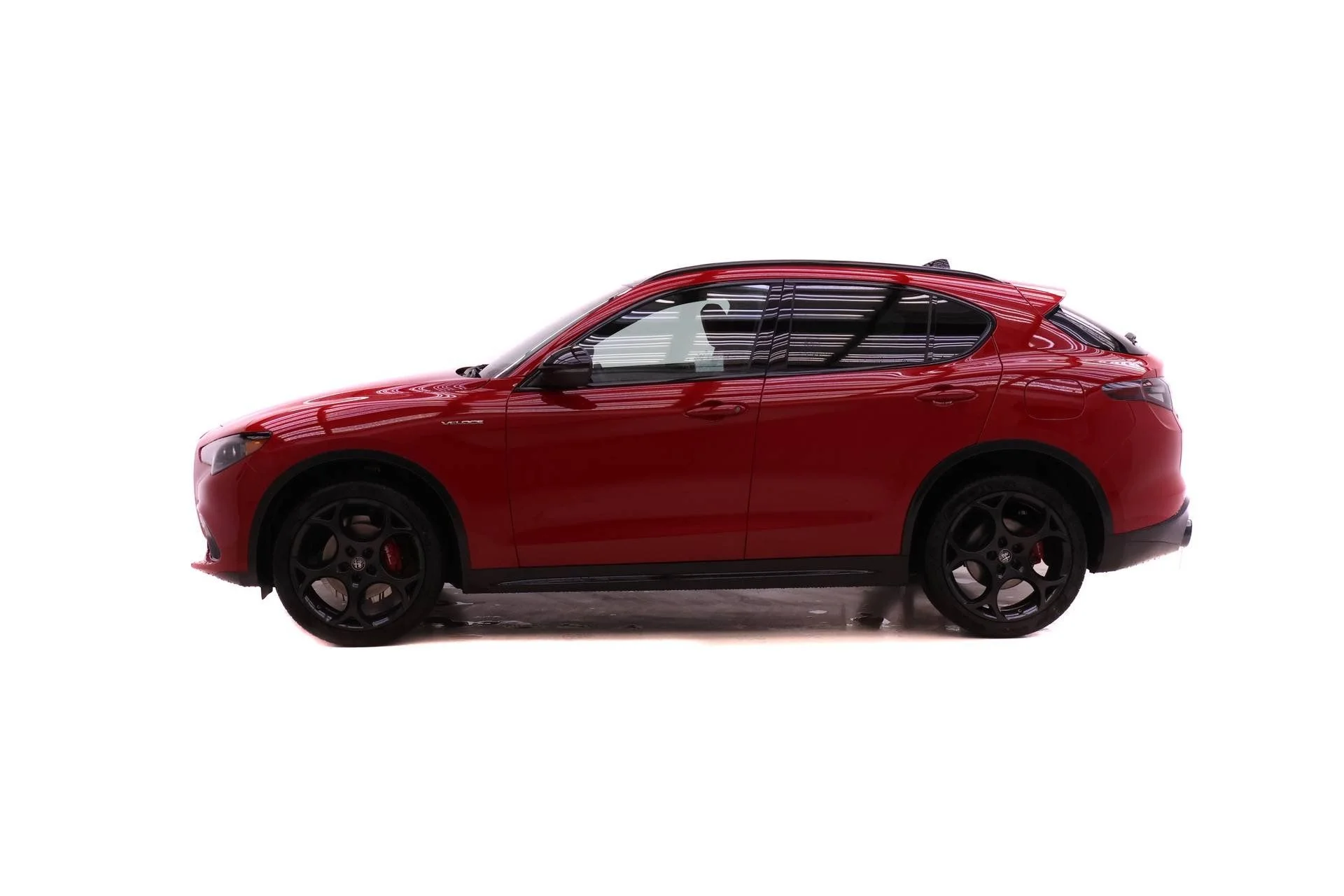 New 2026 Alfa Rosso (Red) Exterior Paint Alfa Romeo Base image 3