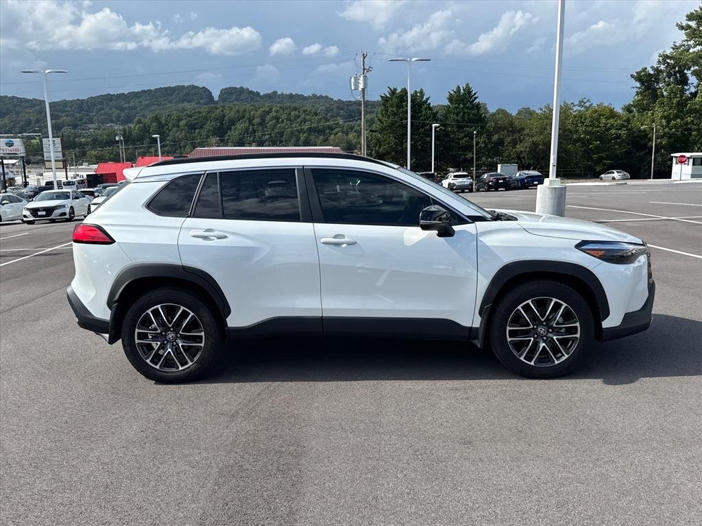 Used 2026 Wind Chill Pearl Toyota XLE image 8