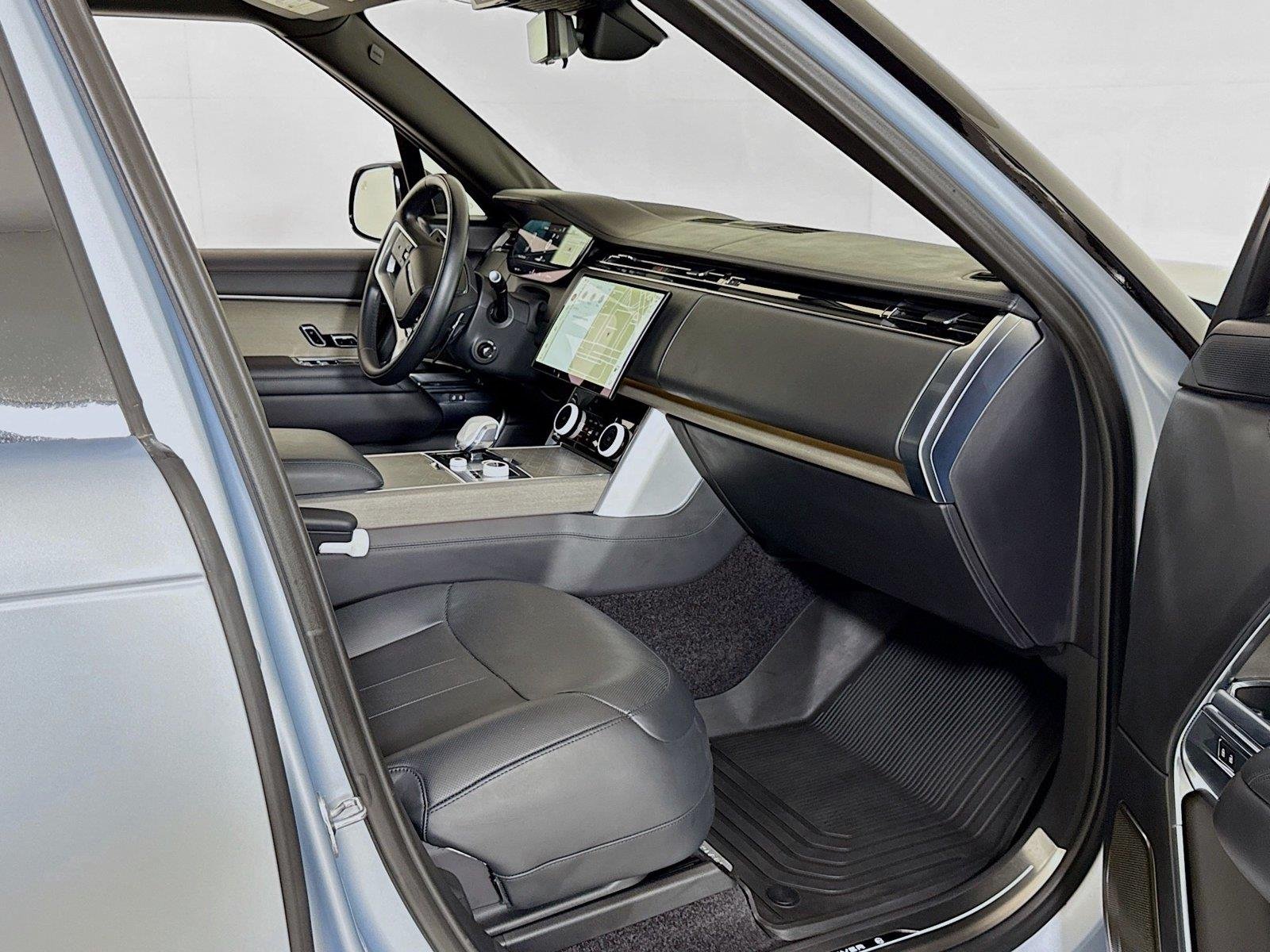 Used 2023 Ionian Silver SV Bespoke Ultra Metallic Gloss Land Rover SV | 225K MSRP image 32