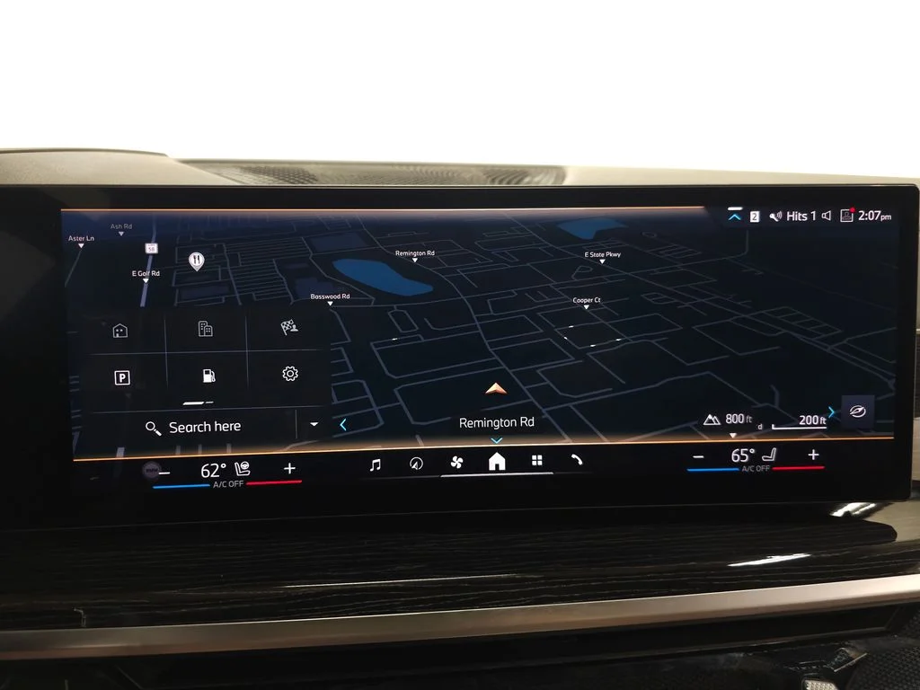 Used 2025 White BMW xDrive40i image 27