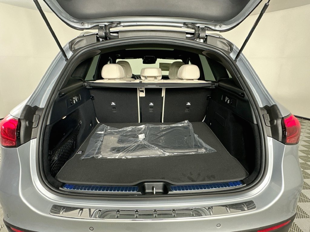 New 2027 Cirrus Silver Metallic Mercedes-Benz GLC 300 image 28