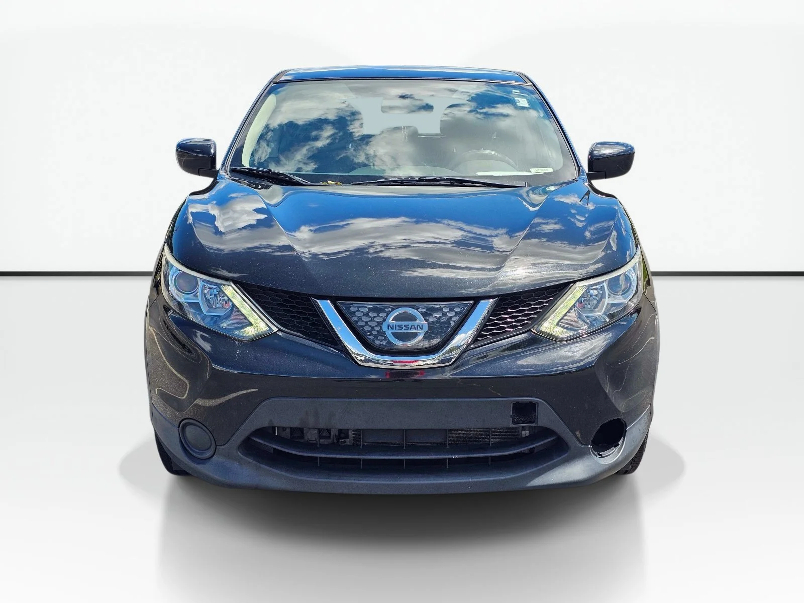 Used 2018 Magnetic Black Nissan S image 2