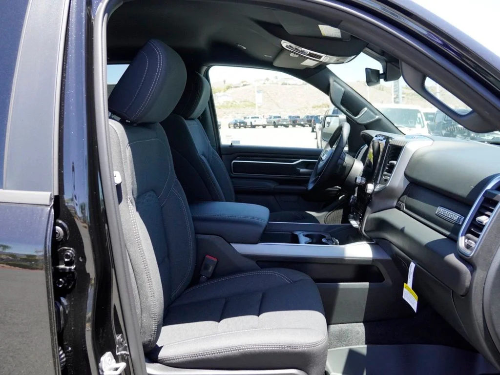 New 2026 Diamond Black Crystal Pearl-Coat Exterior Paint RAM Big Horn/Lone Star image 21