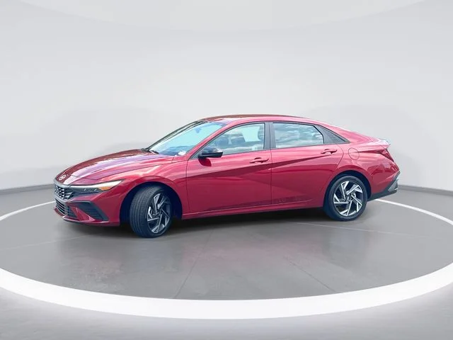 Used 2025 Red Hyundai SEL Sport image 1