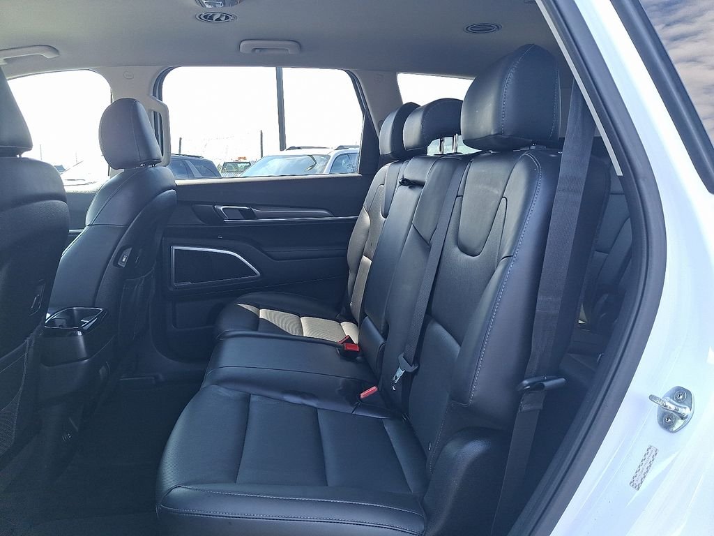 Certified Used 2021 White Kia LX image 12