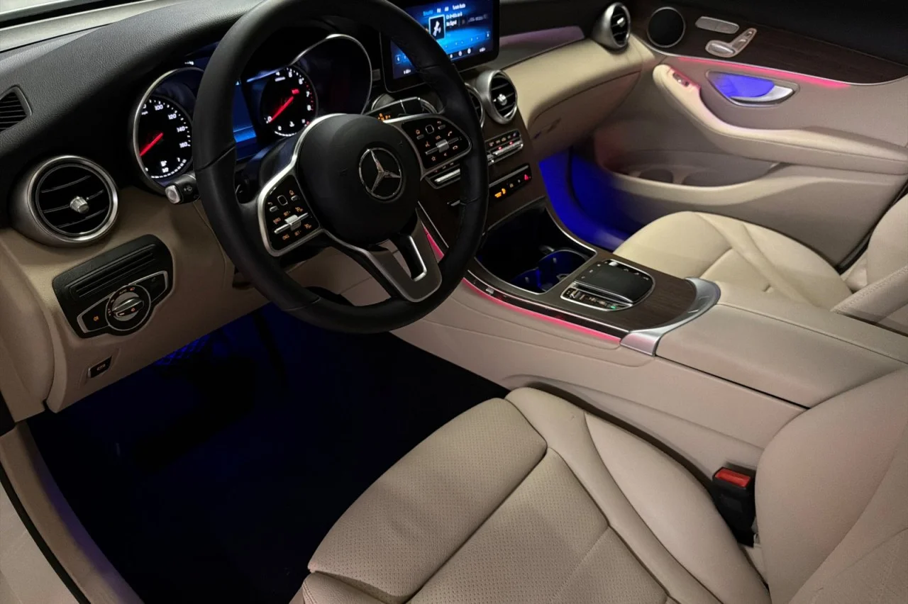 Certified Used 2022 Polar White Mercedes-Benz GLC 300 image 9