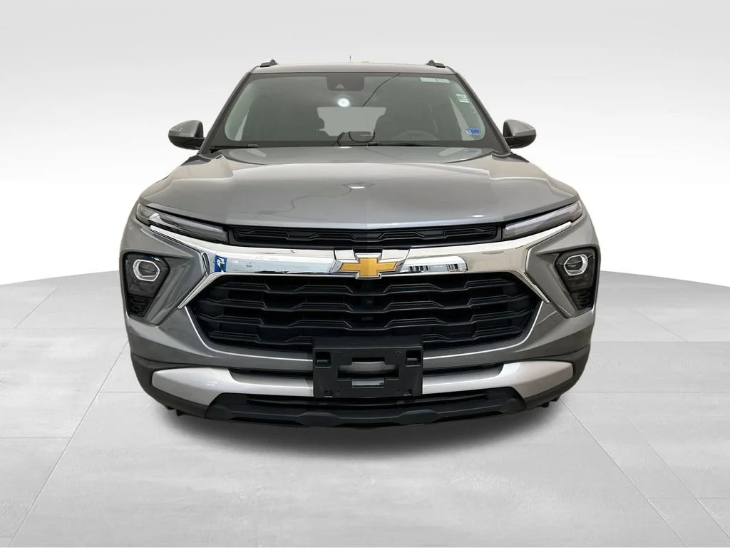 Used 2025 Sterling Gray Metallic Chevrolet LT image 9