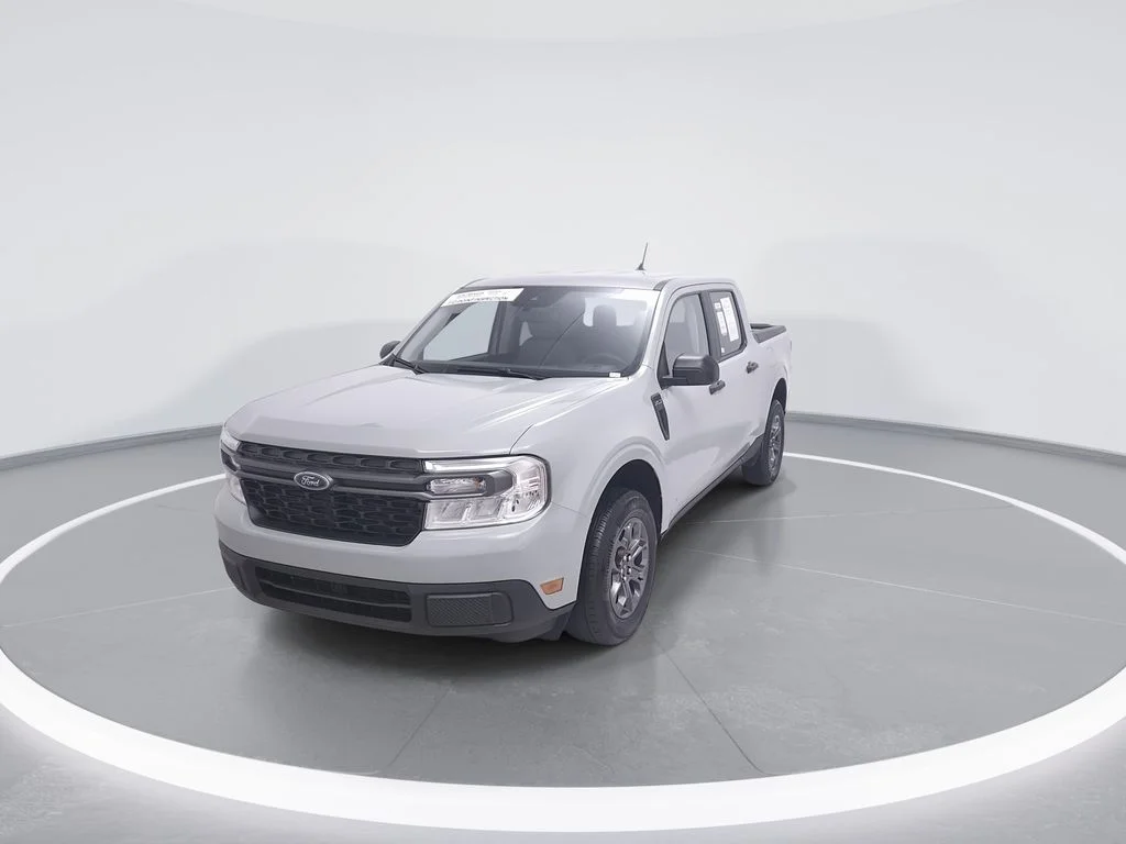 Used 2024 Green Ford XLT image 3