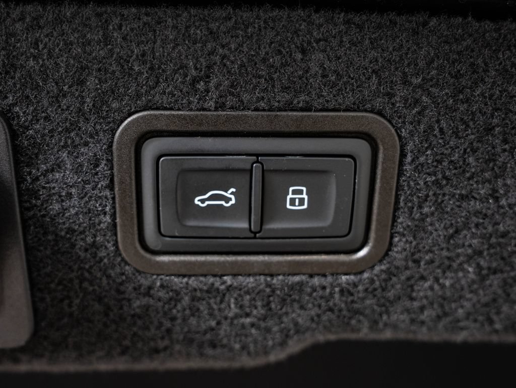 Used 2025 Mythos Black Metallic Audi L 55 image 22