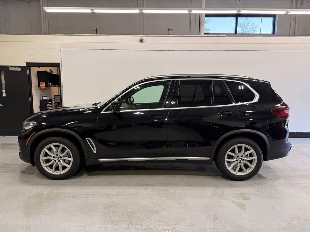 Used 2022 BMW X5 40i with VIN 5UXCR6C02N9M26999 for sale in Golden Valley, Minnesota