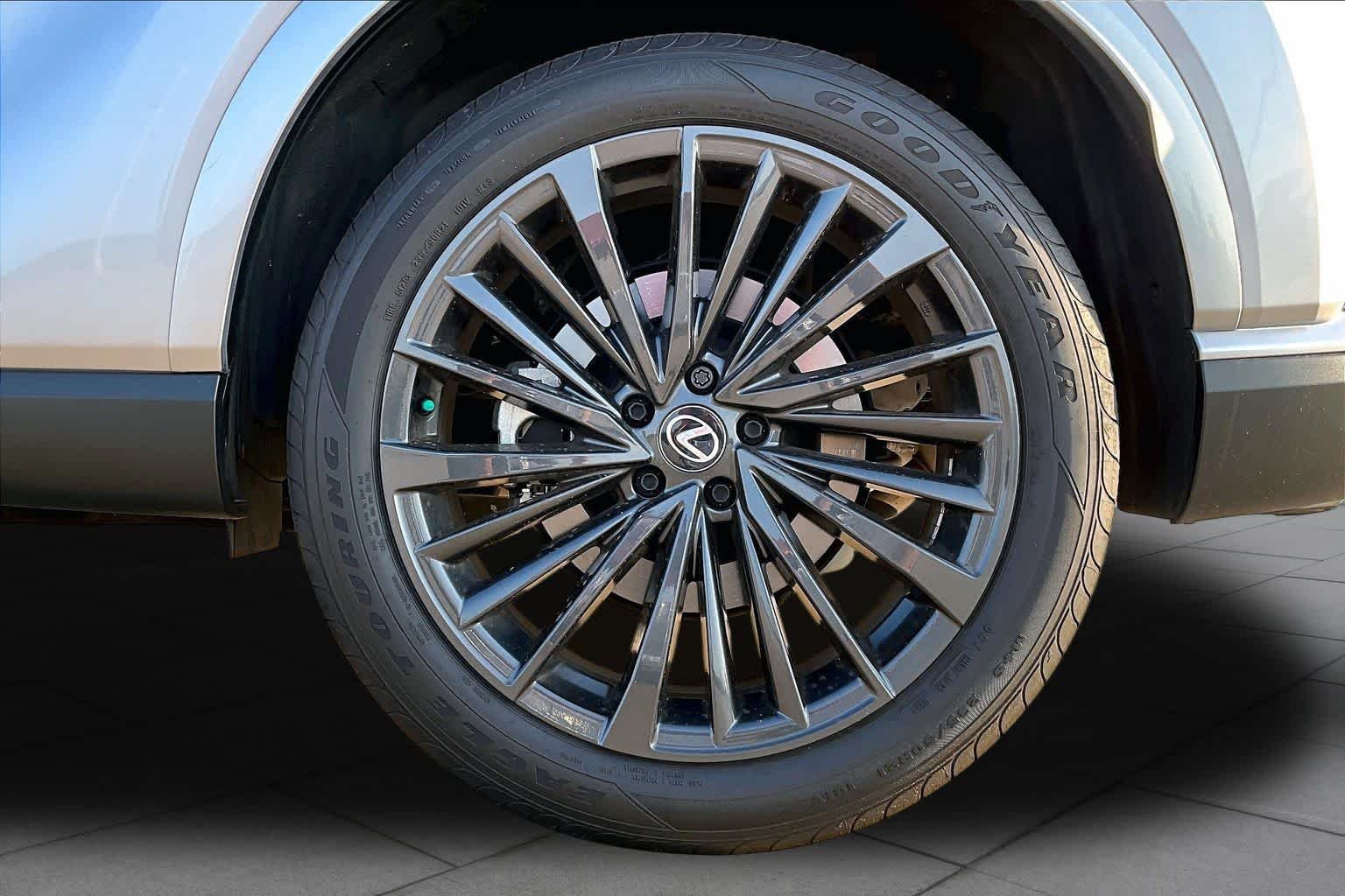 2025 Lexus RX 350 - Photo 21