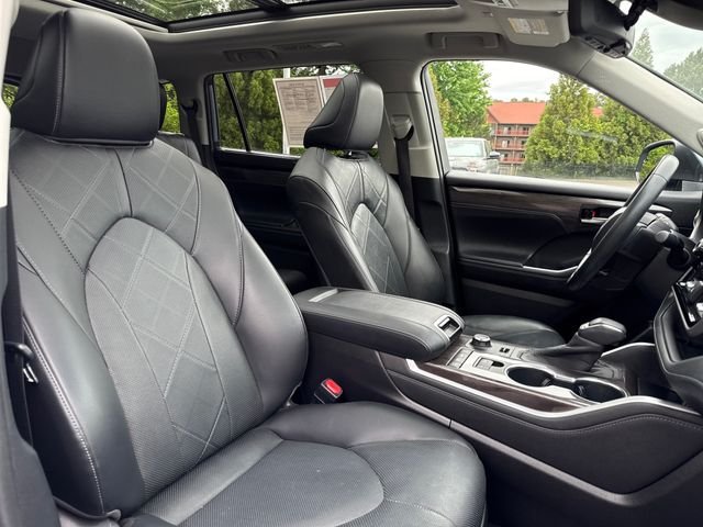Used 2020  Toyota Platinum image 29