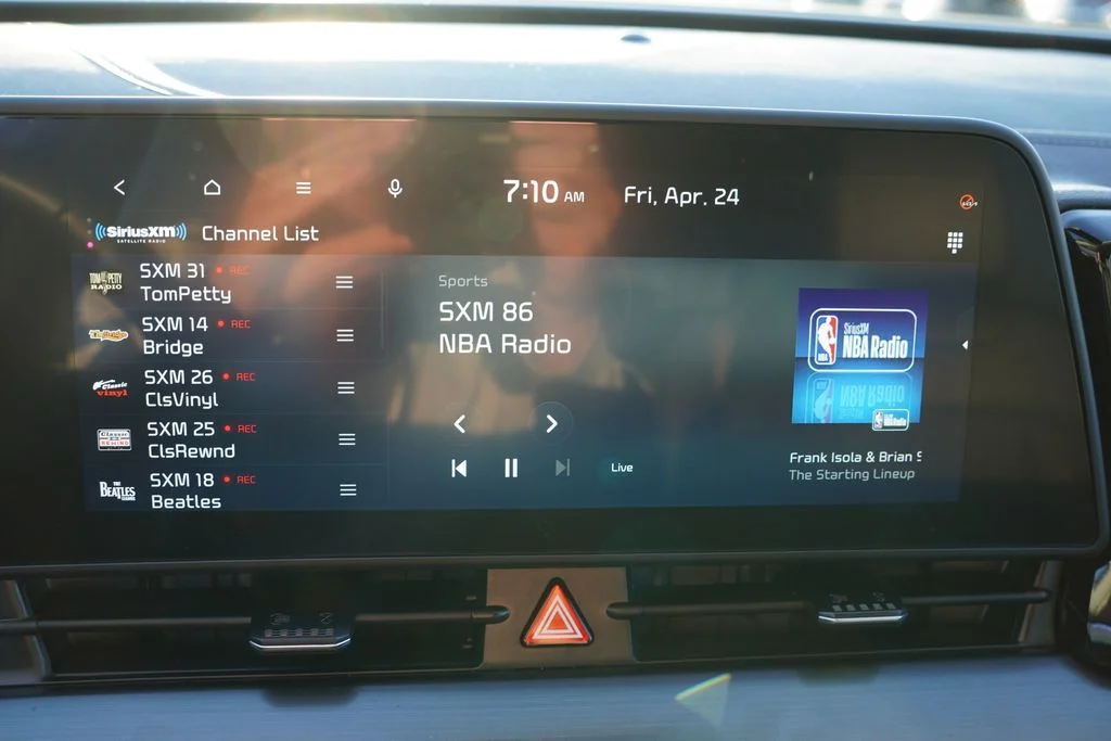 Used 2025 Snow White Pearl Kia EX image 24