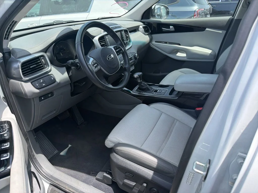 Used 2020 White Kia SX image 7