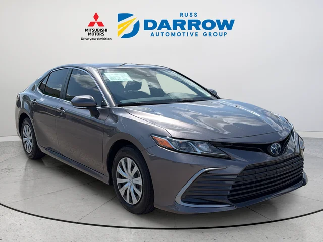 Used 2022 Gray Toyota LE image 7