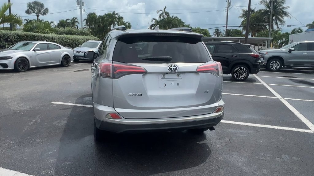 Used 2018 Silver Toyota LE image 7