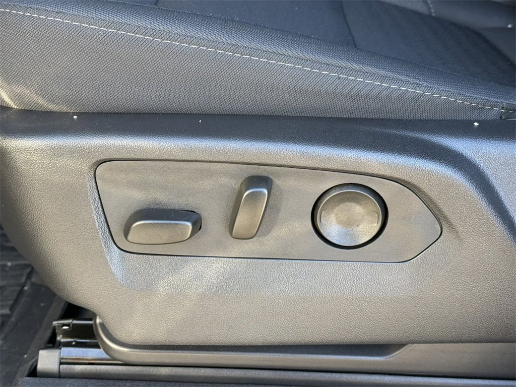 2025 GMC SIERRA - Image 16