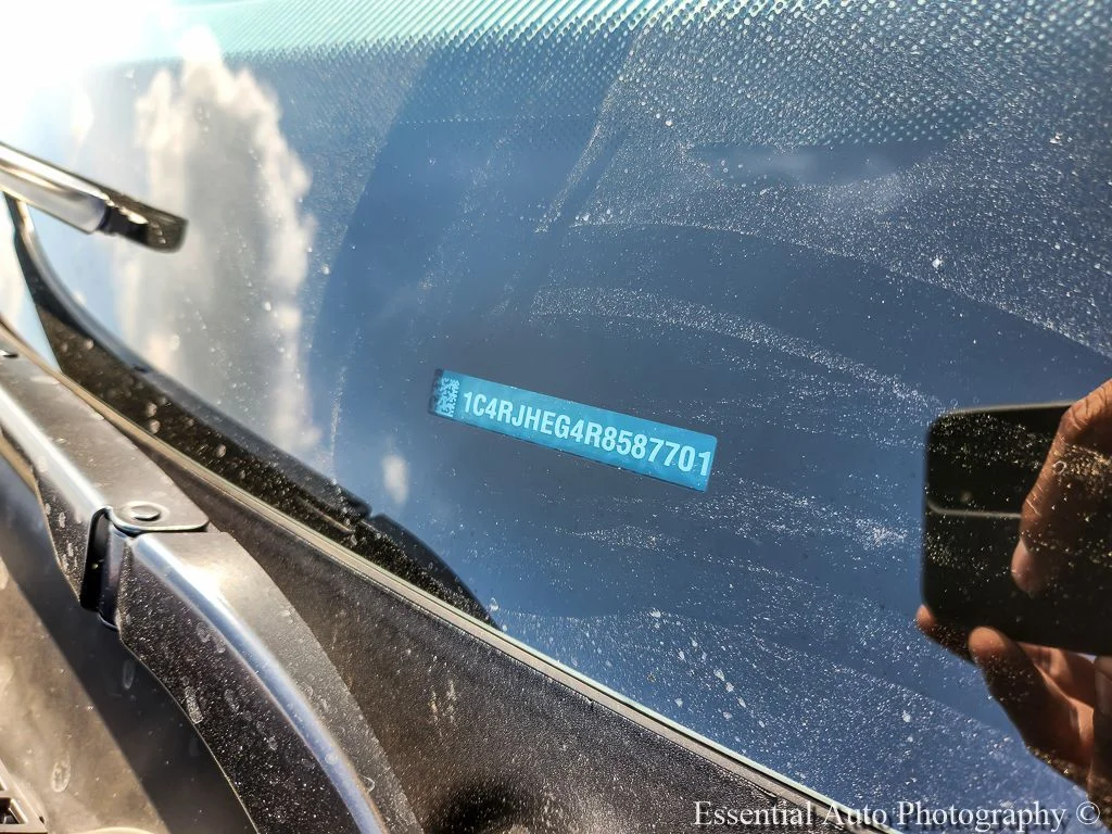 Used 2024 Red Jeep Summit image 25