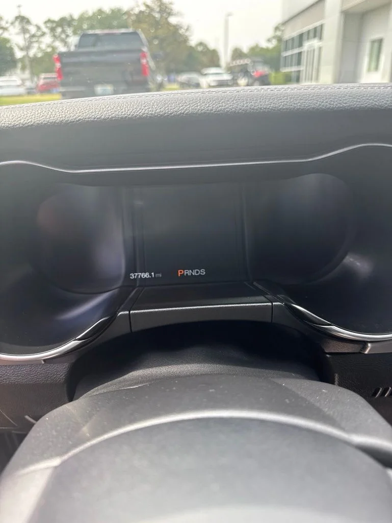 Used 2022  Ford GT Premium image 10
