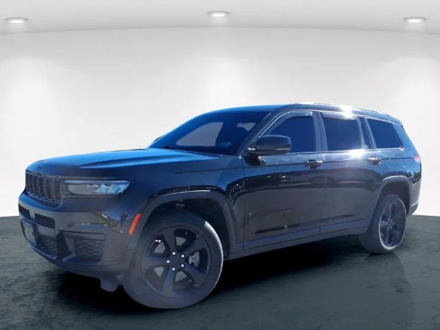 Used 2023 Black Jeep Altitude X image 2