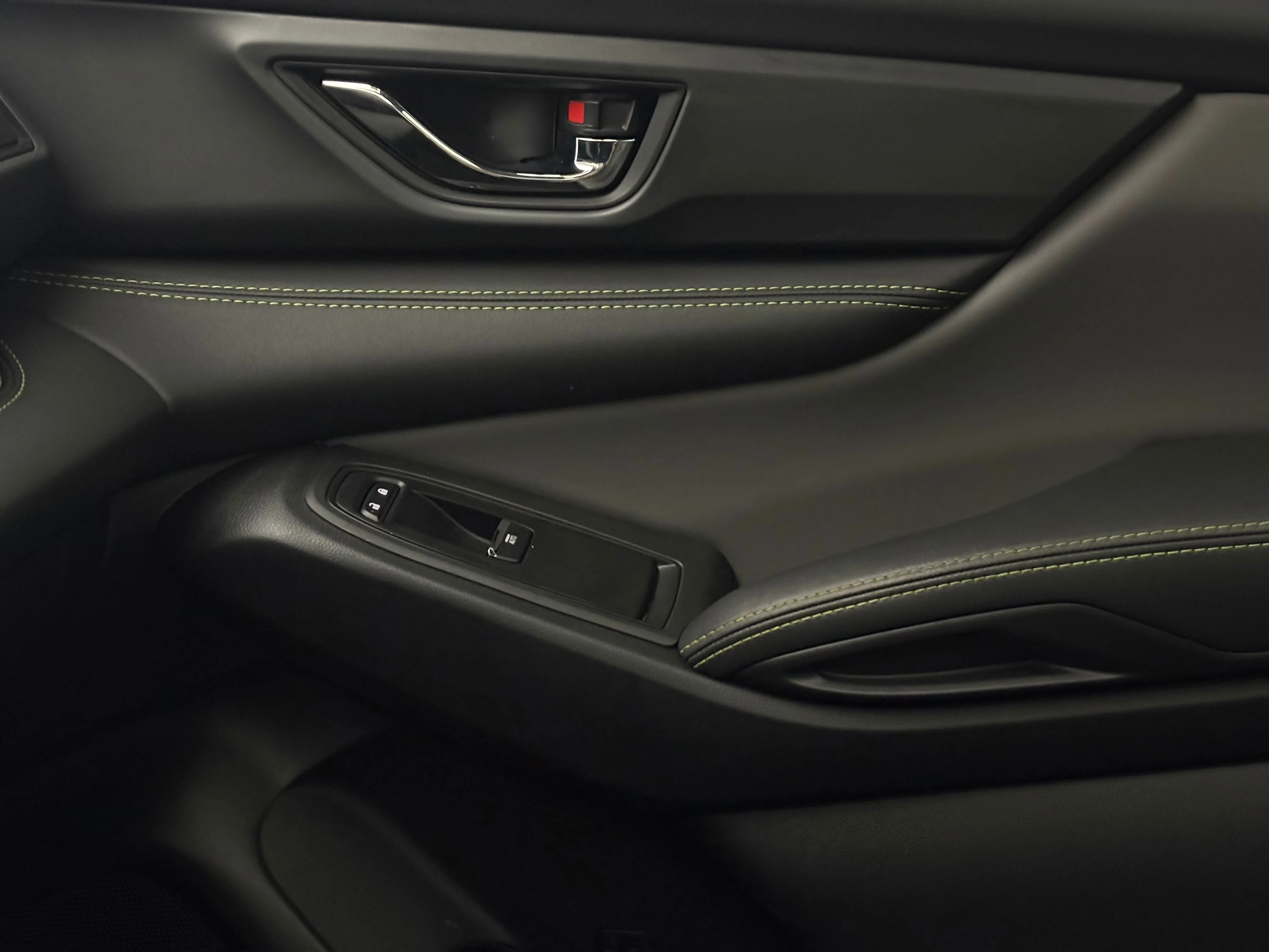 Used 2025 Crystal Black Silica Subaru Onyx Edition image 45