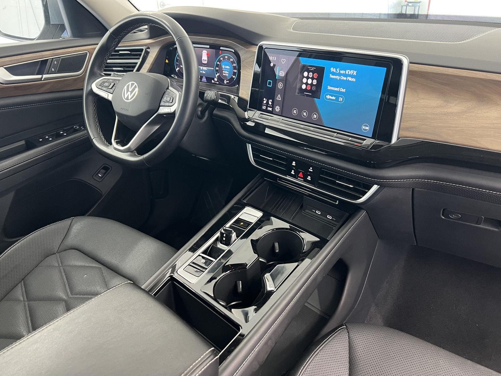 2025 Volkswagen Atlas SE w/Tech - Photo 29