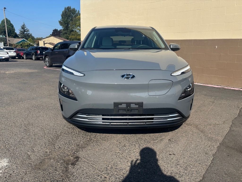 Used 2023 Gray Hyundai SE image 12