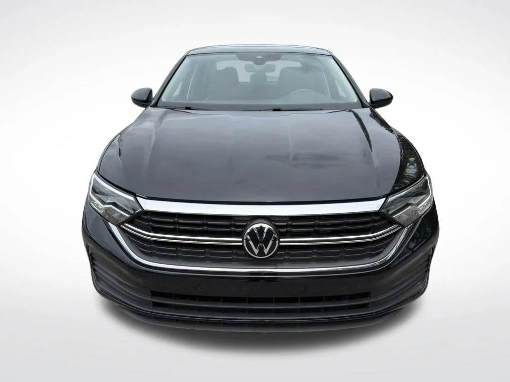 Certified Used 2023 Deep Black Pearl Effect Volkswagen 1.5T SE image 3