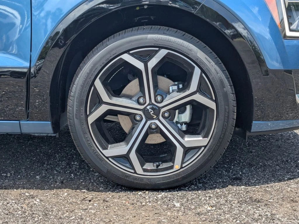2025 Kia Niro EX Touring - Photo 11