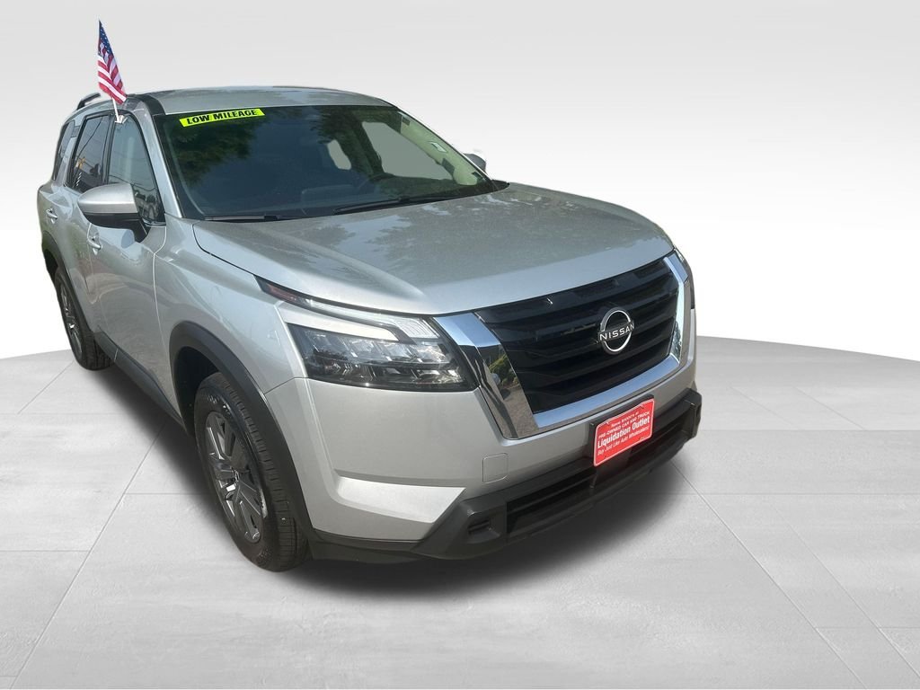 Used 2025 Silver Nissan SV image 57
