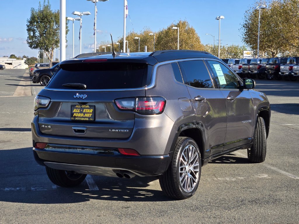 Used 2022 Gray Jeep Limited image 4