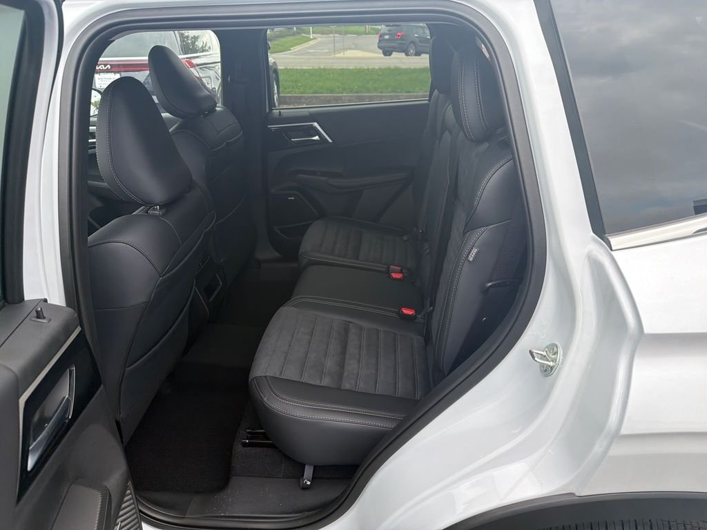 New 2026 White Mitsubishi SE 1.5T 2WD image 14