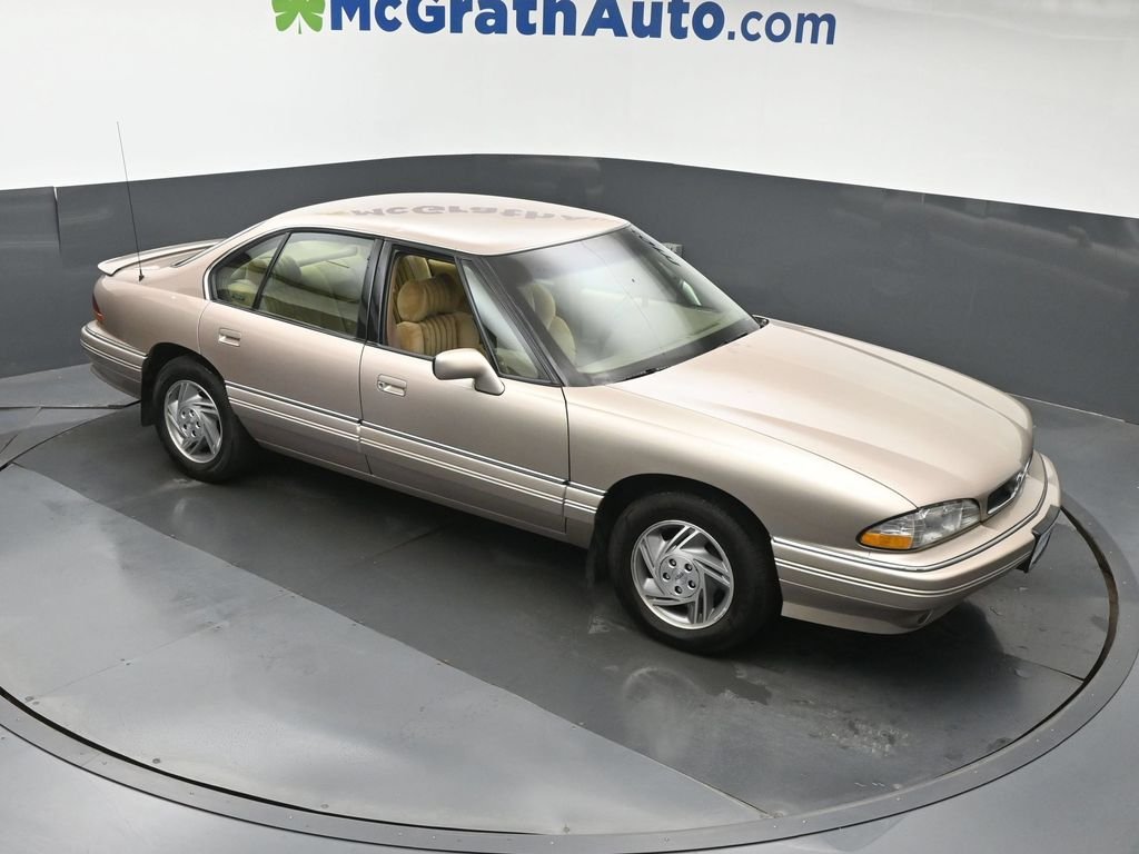 Used 1995 Beige Pontiac SE image 3