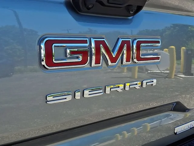 New 2026 Sterling Metallic GMC Elevation image 22