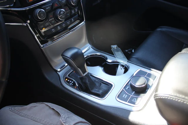 Used 2020 Gray Jeep Limited image 12
