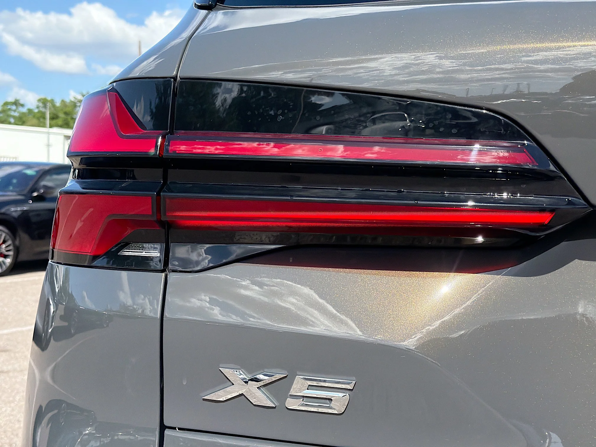 New 2026 Dravit Grey Metallic BMW xDrive40i image 10