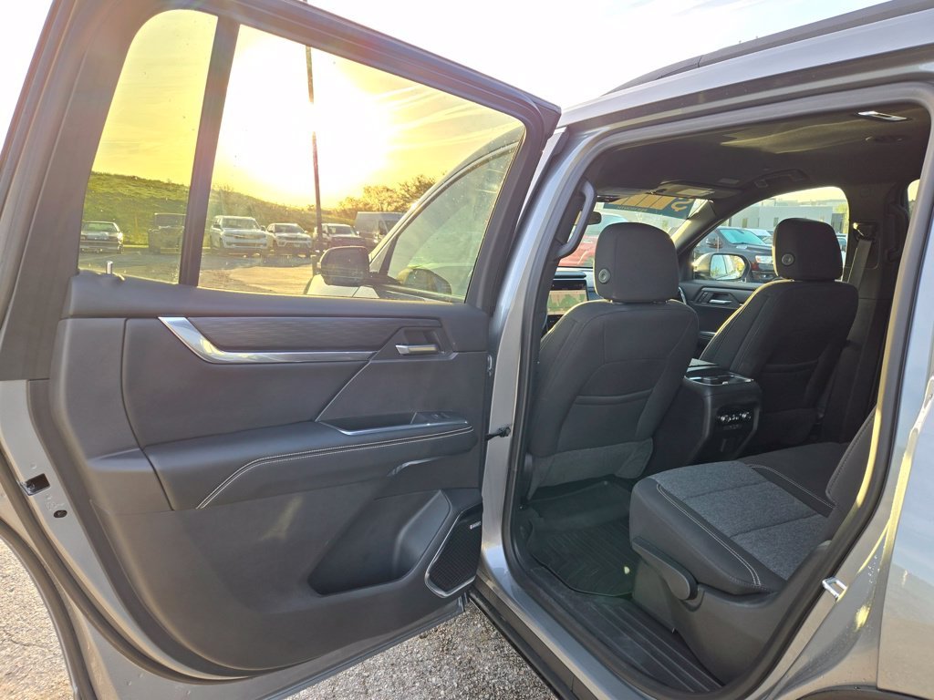 Used 2025 Silver GMC Elevation image 23