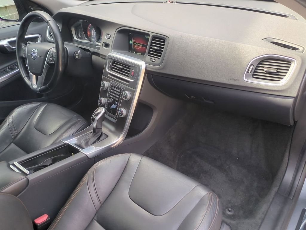 Used 2016 Gray Volvo T5 image 28