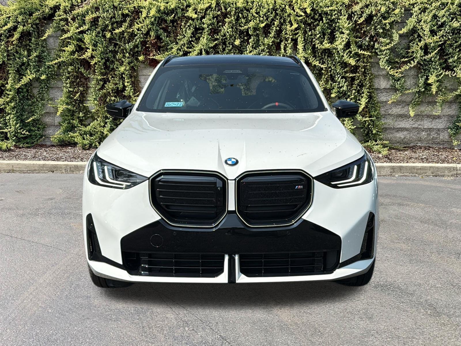 New 2026 Alpine White BMW M50 xDrive image 2