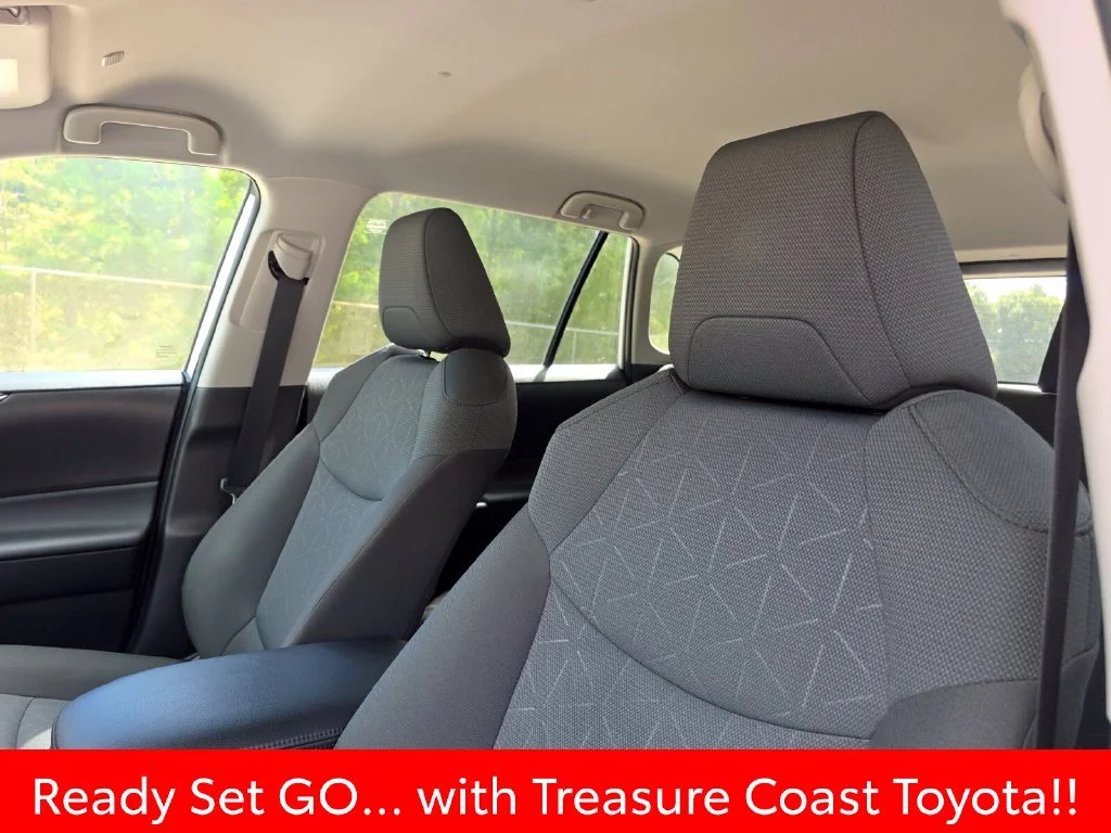 Used 2025 White Toyota XLE image 25