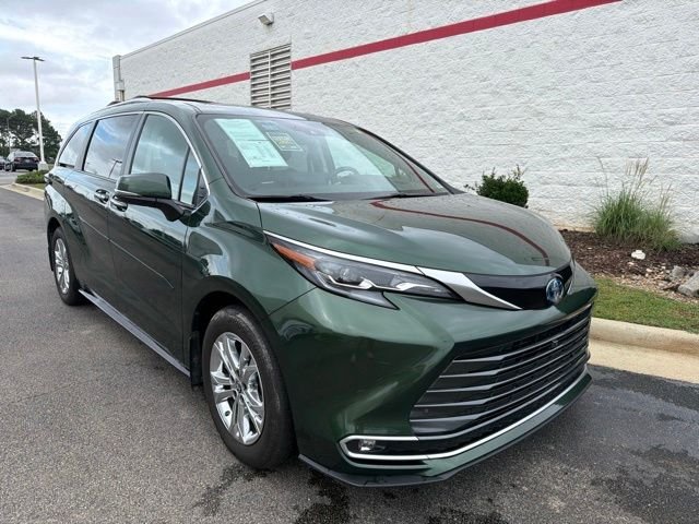 Used 2024 Green Toyota Platinum image 1