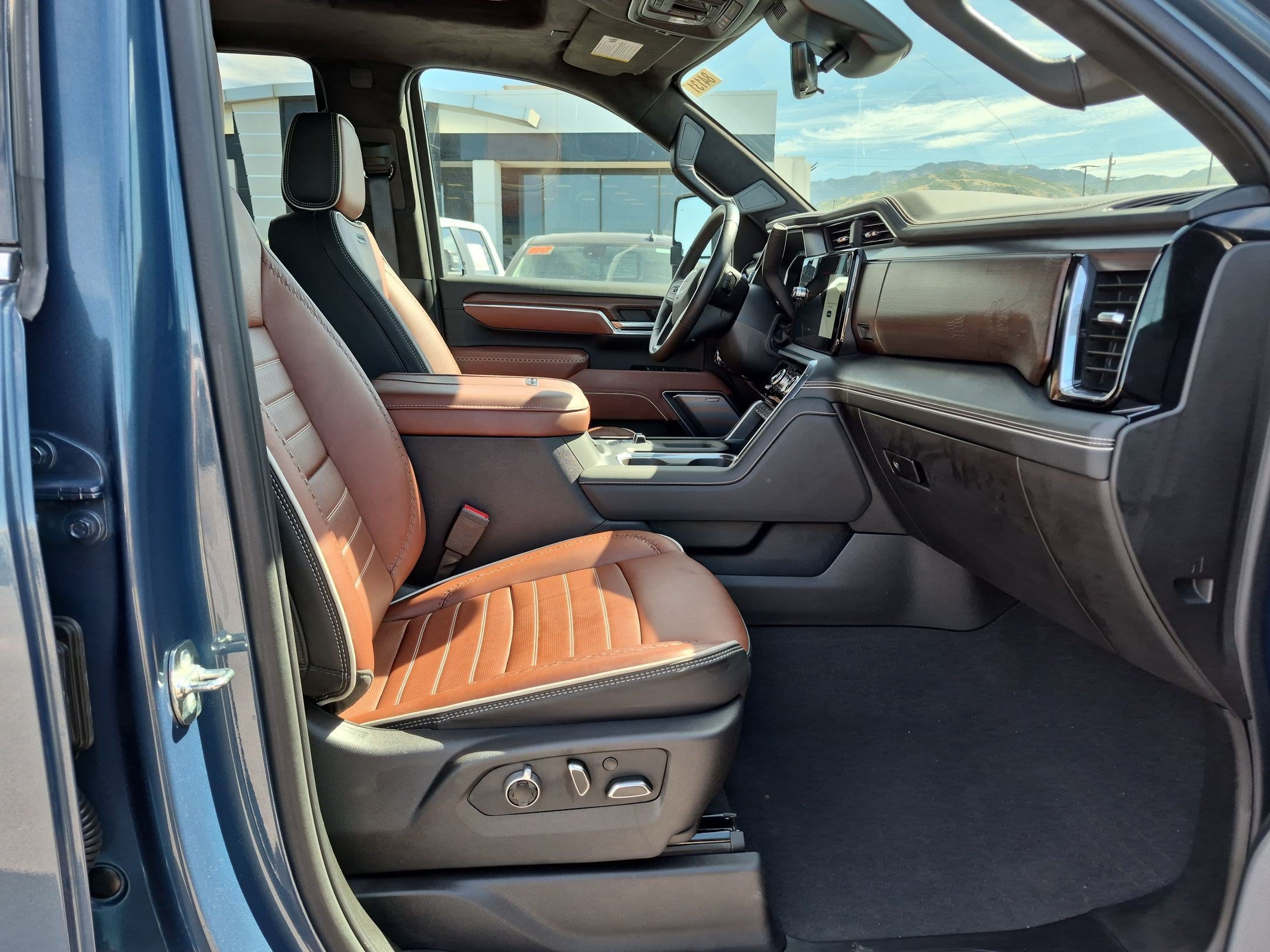 2026 GMC Sierra 3500HD Denali Ultimate - Photo 26