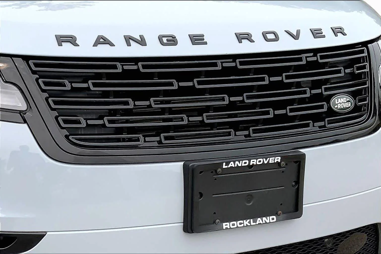 Used 2026 GRAY Land Rover Dynamic SE image 29