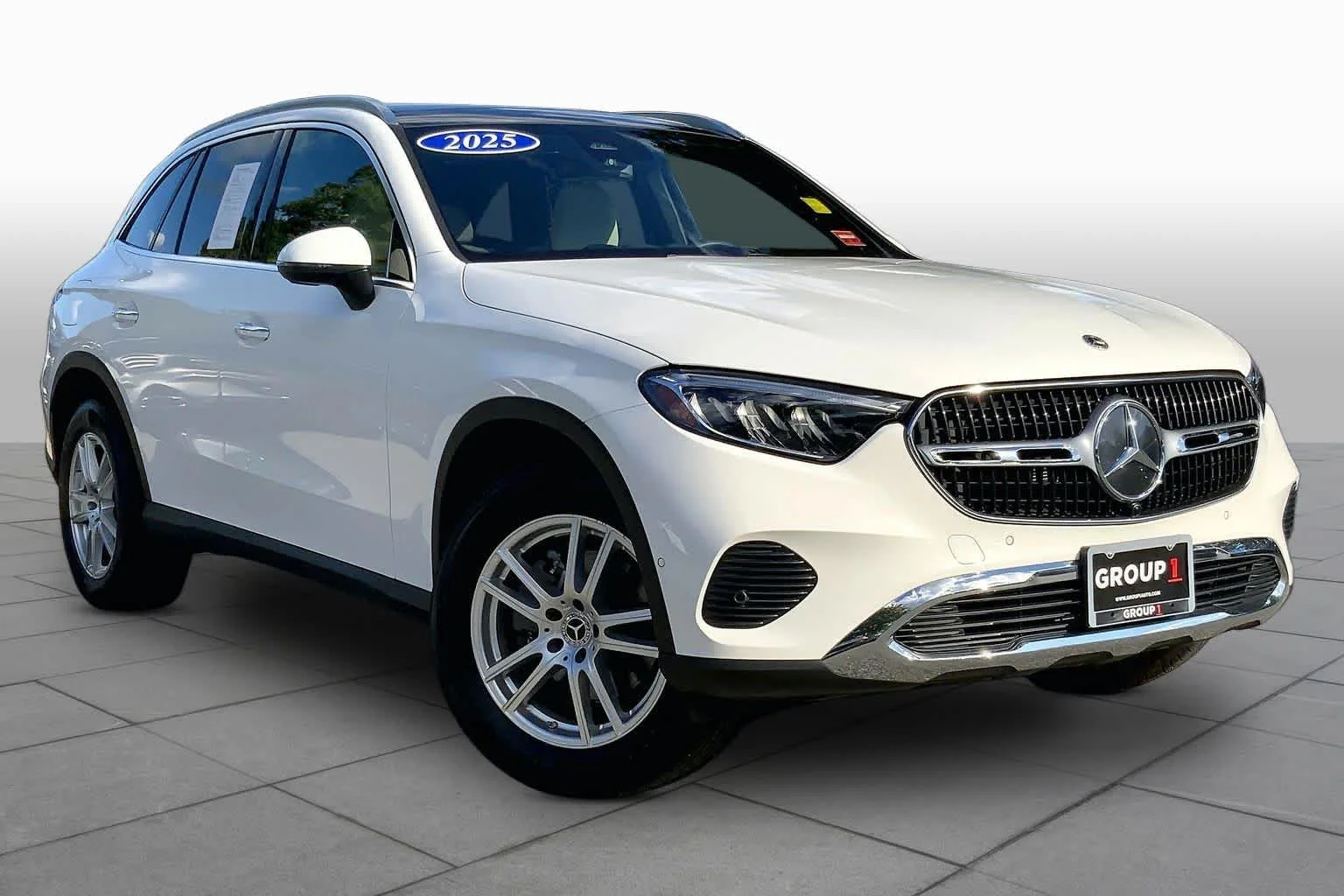 Certified Used 2025 Polar White Mercedes-Benz GLC 300 image 3